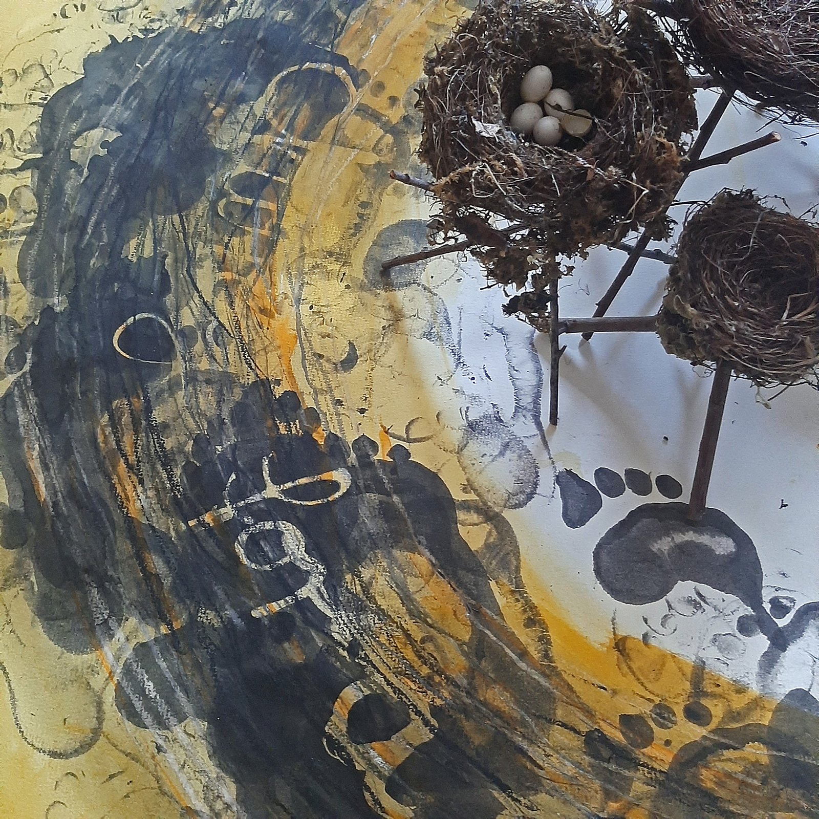 Vogelnester in Bienenwachs getaucht, Astständer, Zeichnung, mixed media 4