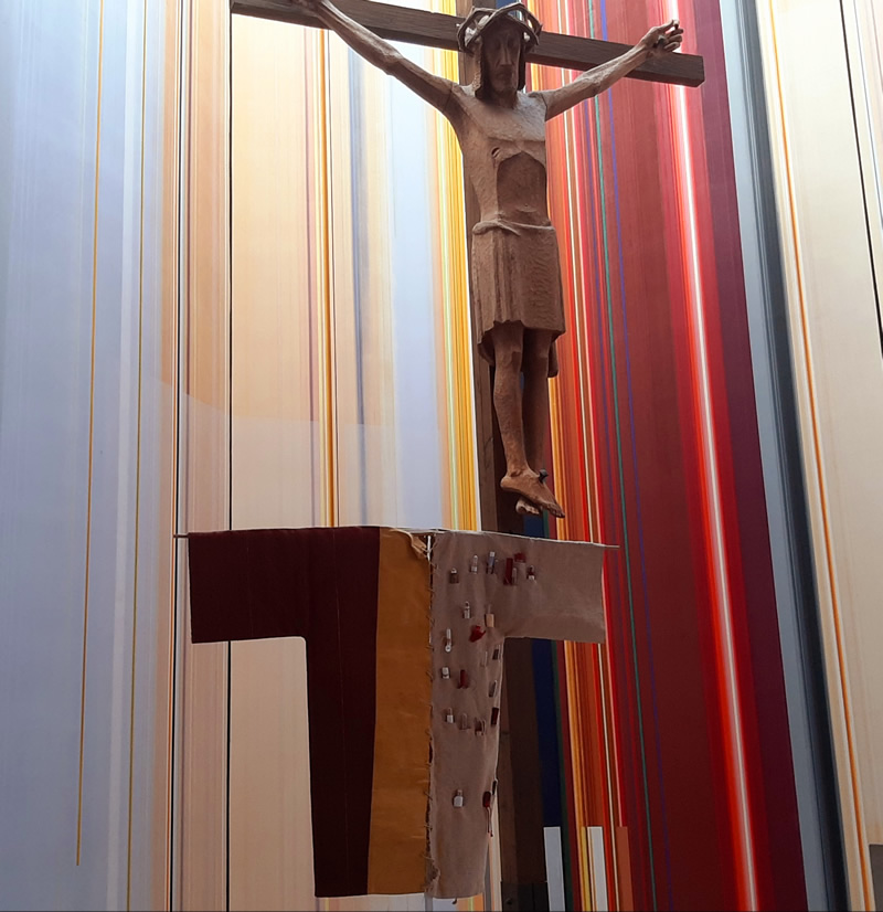 Glückshaut fürs Hospiz - Mantelausstellung in Oberesslingen 